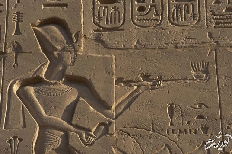 (تصاویر) عطر مورد علاقه کلئوپاترا، ملکه مشهور مصر چه بود؟